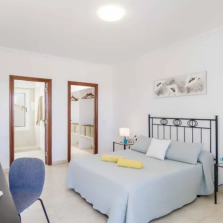 Femes Πλάγια Μπλάνκα